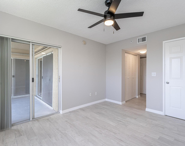2600 S University Drive - Photo Thumbnail 16