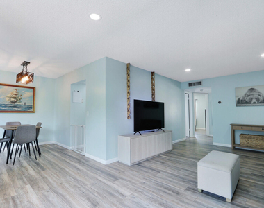 312 Southwind Drive - Photo Thumbnail 3