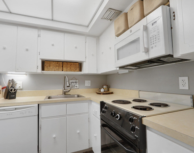 312 Southwind Drive - Photo Thumbnail 21