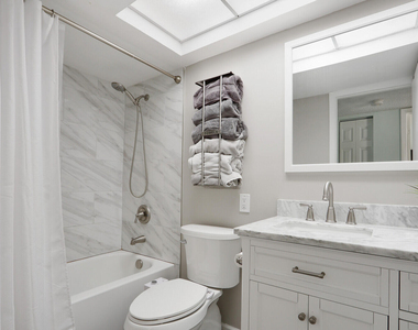 312 Southwind Drive - Photo Thumbnail 12