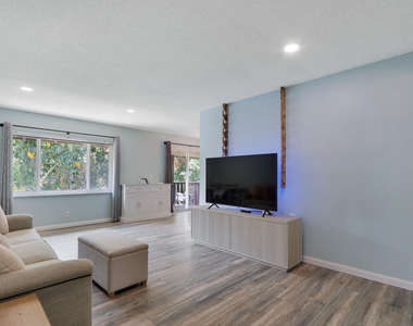 312 Southwind Drive - Photo Thumbnail 2