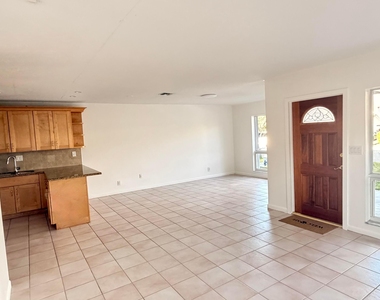 630 Ne 19th Avenue - Photo Thumbnail 6