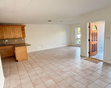 630 Ne 19th Avenue - Photo Thumbnail 5