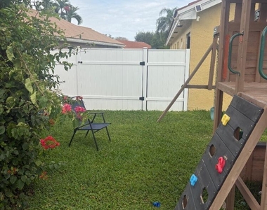 8520 Tourmaline Boulevard - Photo Thumbnail 27