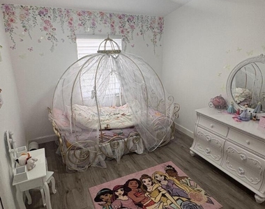 8520 Tourmaline Boulevard - Photo Thumbnail 12