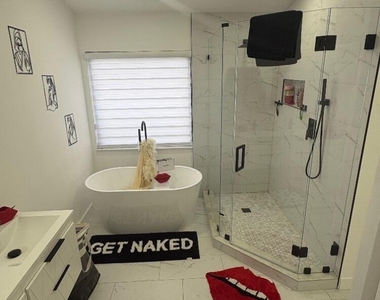 8520 Tourmaline Boulevard - Photo Thumbnail 9