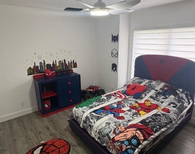 8520 Tourmaline Boulevard - Photo Thumbnail 14