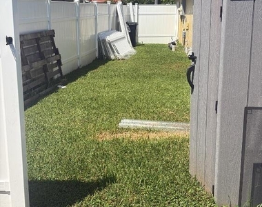 8520 Tourmaline Boulevard - Photo Thumbnail 28