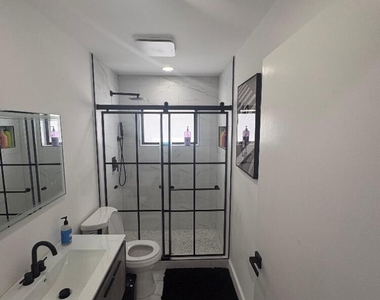 8520 Tourmaline Boulevard - Photo Thumbnail 16