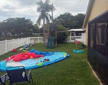 8520 Tourmaline Boulevard - Photo Thumbnail 22