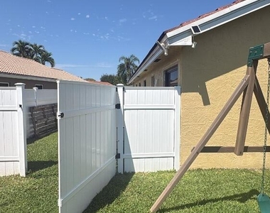 8520 Tourmaline Boulevard - Photo Thumbnail 29