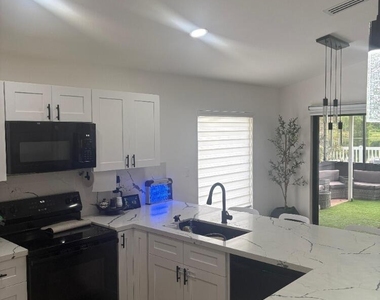 8520 Tourmaline Boulevard - Photo Thumbnail 2