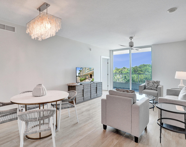 700 E Boynton Beach Boulevard - Photo Thumbnail 3