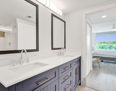 700 E Boynton Beach Boulevard - Photo Thumbnail 18