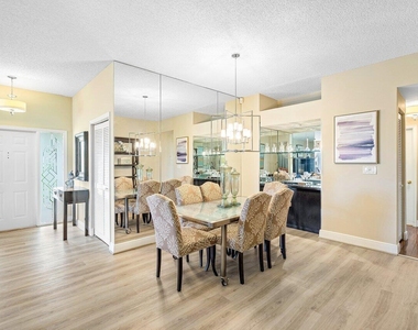 5070 Lake Catalina Drive - Photo Thumbnail 4
