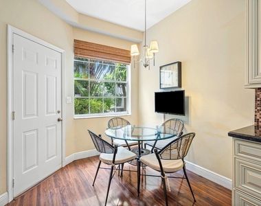 5070 Lake Catalina Drive - Photo Thumbnail 9