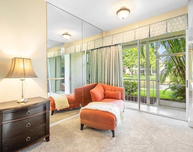 5070 Lake Catalina Drive - Photo Thumbnail 12