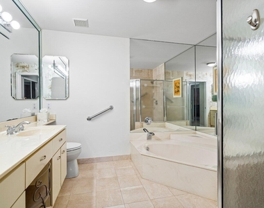 5070 Lake Catalina Drive - Photo Thumbnail 14