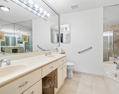 5070 Lake Catalina Drive - Photo Thumbnail 15