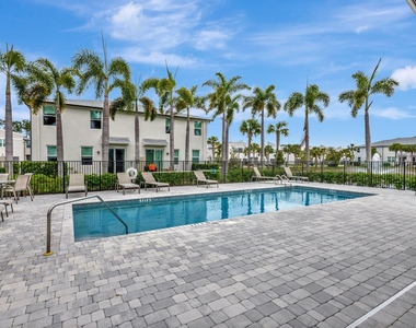 2410 Se Tarvest Way - Photo Thumbnail 24