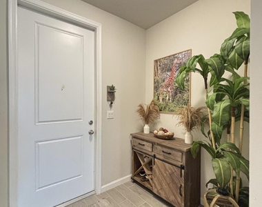 2410 Se Tarvest Way - Photo Thumbnail 7
