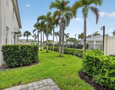 2410 Se Tarvest Way - Photo Thumbnail 35