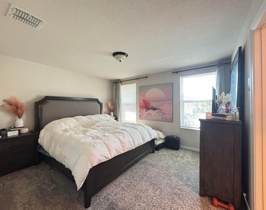 2410 Se Tarvest Way - Photo Thumbnail 16