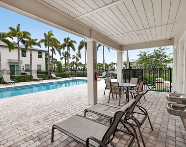 2410 Se Tarvest Way - Photo Thumbnail 40