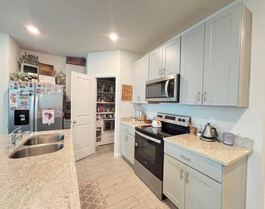 2410 Se Tarvest Way - Photo Thumbnail 11