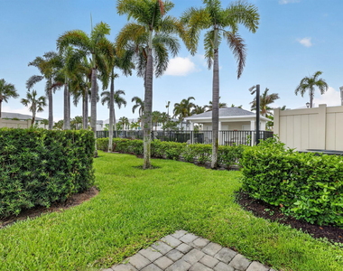 2410 Se Tarvest Way - Photo Thumbnail 36
