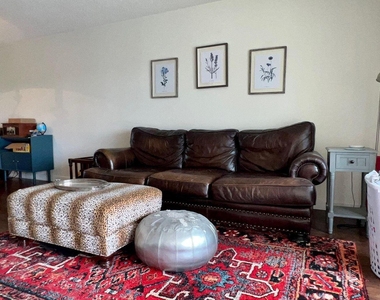2828 Casita Way - Photo Thumbnail 5