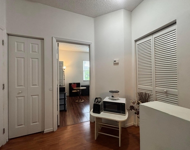 2941 Crestwood Terrace - Photo Thumbnail 11