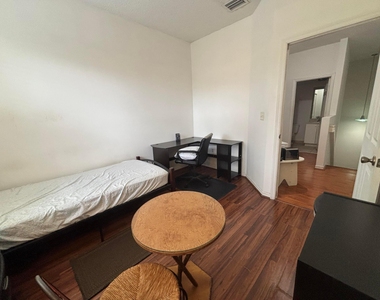 2941 Crestwood Terrace - Photo Thumbnail 6