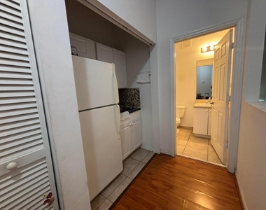 2941 Crestwood Terrace - Photo Thumbnail 7