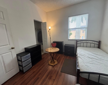 2941 Crestwood Terrace - Photo Thumbnail 5