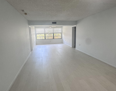 3511 Village Boulevard - Photo Thumbnail 2