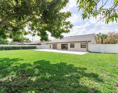 11461 Nw 39th Street - Photo Thumbnail 11