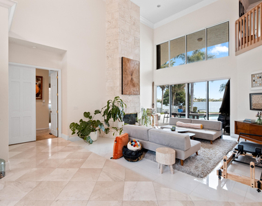 18142 Nw 15th Court - Photo Thumbnail 18