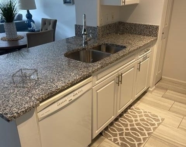 630 S Sapodilla Avenue - Photo Thumbnail 9