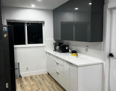 739 Se 12th Avenue - Photo Thumbnail 6