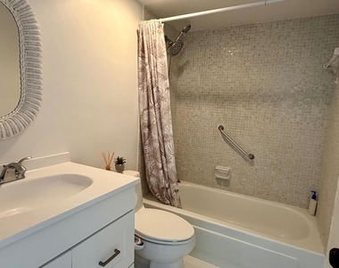 3000 Riomar Street - Photo Thumbnail 10