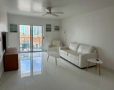3000 Riomar Street - Photo Thumbnail 5