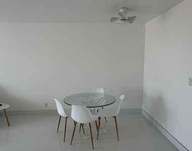 3000 Riomar Street - Photo Thumbnail 4