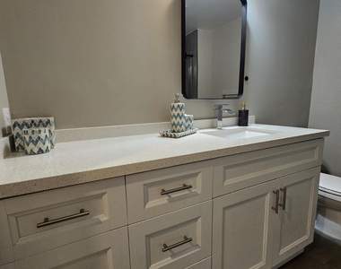 780 S Sapodilla Avenue - Photo Thumbnail 16