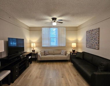 780 S Sapodilla Avenue - Photo Thumbnail 2