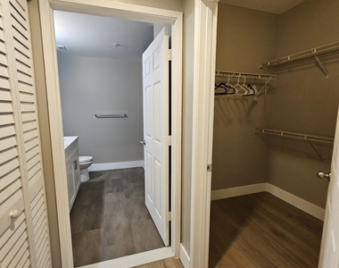 780 S Sapodilla Avenue - Photo Thumbnail 13
