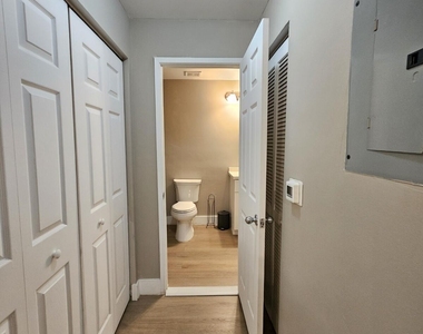 780 S Sapodilla Avenue - Photo Thumbnail 7