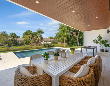 1000 Sw 93rd Avenue - Photo Thumbnail 4