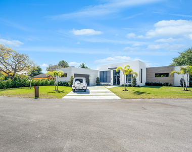1000 Sw 93rd Avenue - Photo Thumbnail 1
