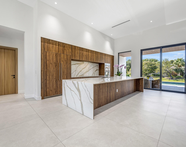 1000 Sw 93rd Avenue - Photo Thumbnail 8